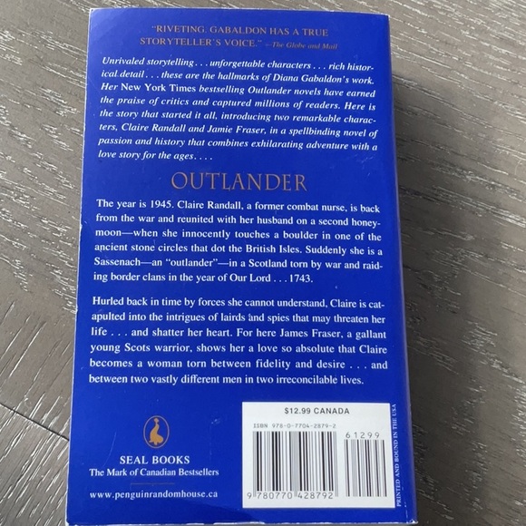 Diana Gabaldon Outlander Period Piece exciting book. - Picture 2 of 3